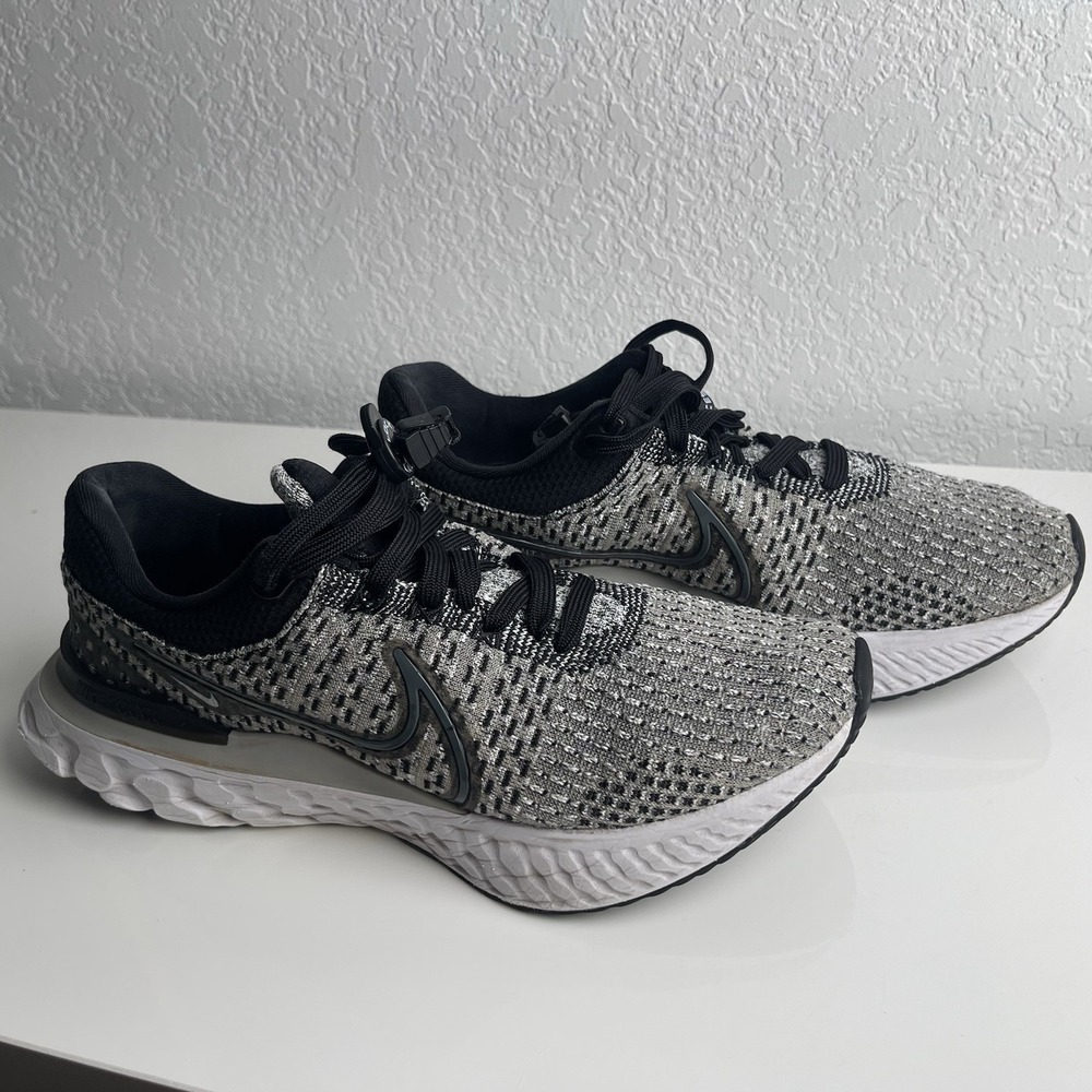 NIKE React Infinity Run OREO Flyknit 3‎ Men's Sz 10.5 Shoes DH5392-006 - EUC